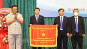 BHXH tỉnh Bình Định nhận Cờ thi đua của Chính phủ